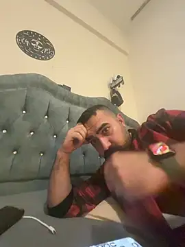 Snapshot of Ali2413 chatting on 01-11-26, 05:07 Ali2413 online show from 01-11-26, 05:07