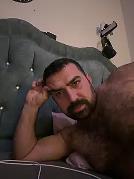 Snapshot of Ali2413 chatting on 03-01-26, 06:43 Ali2413 online show from 03-01-26, 06:43