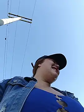 Snapshot of Shofy22 chatting on 11-25-25, 12:38 Shofy22 online show from 11-25-25, 12:38