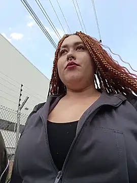 Snapshot of Shofy22 chatting on 12-16-25, 05:29 Shofy22 online show from 12-16-25, 05:29