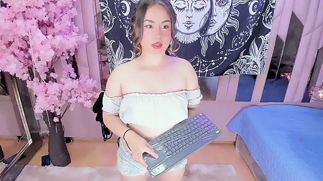 Snapshot of Naomistart chatting on 12-14-25, 09:19 Naomistart online show from 12-14-25, 09:19