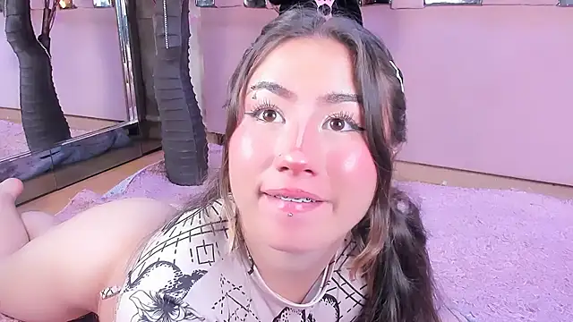 Snapshot of Naomistart chatting on 12-20-25, 09:55 Naomistart online show from 12-20-25, 09:55