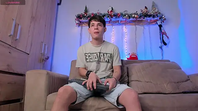 Snapshot of steveen_universe28 chatting on 11-27-25, 11:29 steveen universe28 online show from 11-27-25, 11:29