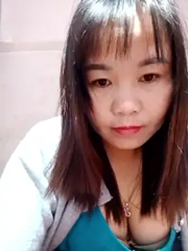 Snapshot of One-two22 chatting on 12-16-25, 10:59 One-two22 online show from 12-16-25, 10:59