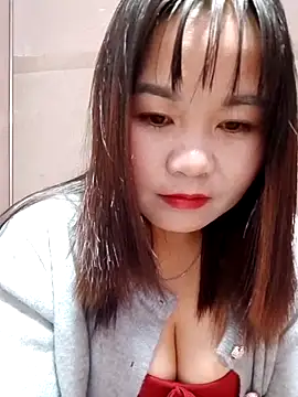 Snapshot of One-two22 chatting on 12-17-25, 11:05 One-two22 online show from 12-17-25, 11:05