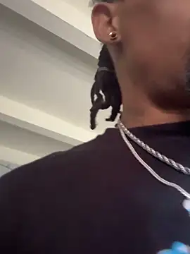 Snapshot of MTheRealrDLlongCrippler chatting on 12-20-25, 07:21 MTheRealrDLlongCrippler online show from 12-20-25, 07:21