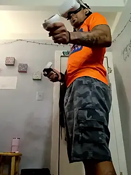 Snapshot of MTheRealrDLlongCrippler chatting on 01-06-26, 04:21 MTheRealrDLlongCrippler online show from 01-06-26, 04:21