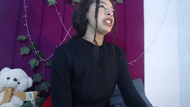 Snapshot of Tinyy_Star chatting on 12-14-25, 07:07 Tinyy Star online show from 12-14-25, 07:07