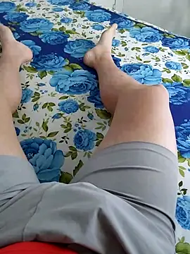 Snapshot of dreamybboy chatting on 02-14-26, 05:26 dreamybboy online show from 02-14-26, 05:26