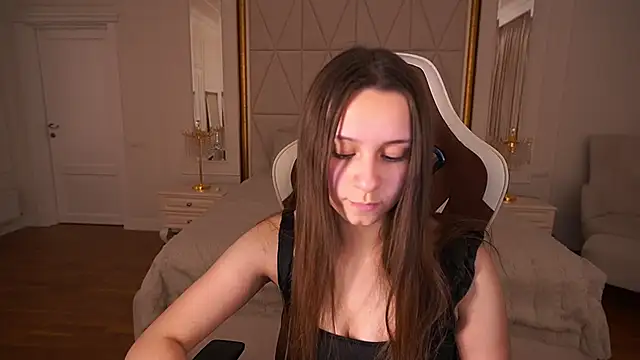 TinyNatalie online show from 03-10-26, 09:53