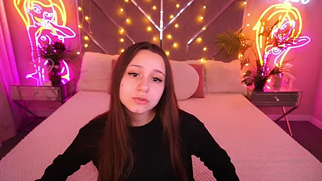 TinyNatalie online show from 03-18-26, 02:31