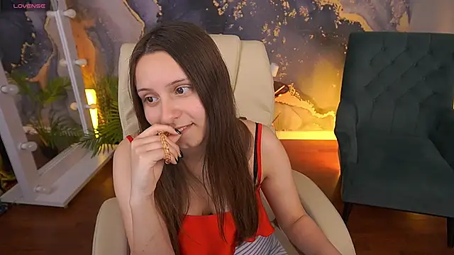 Snapshot of TinyNatalie chatting on 05-20-26, 12:55 TinyNatalie online show from 05-20-26, 12:55