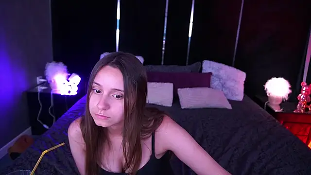 Snapshot of TinyNatalie chatting on 06-21-26, 06:54 TinyNatalie online show from 06-21-26, 06:54