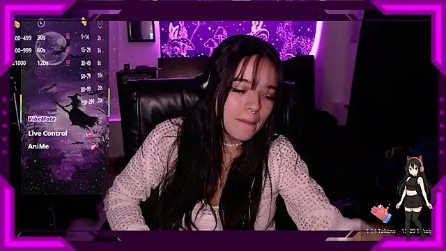 Snapshot of bella_montenegro01 chatting on 12-15-25, 11:42 bella montenegro01 online show from 12-15-25, 11:42