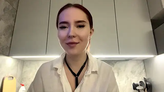 Snapshot of DaphineMckoy chatting on 12-03-25, 05:37 DaphineMckoy online show from 12-03-25, 05:37