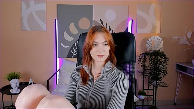 Snapshot of SierraHarper chatting on 12-13-25, 07:53 SierraHarper online show from 12-13-25, 07:53