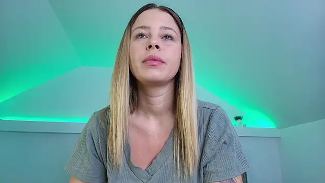 KateAllyaa online show from 12-14-25, 02:50