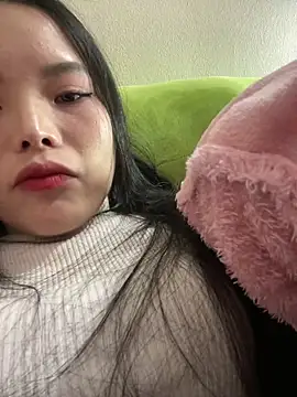 Snapshot of Hong8999 chatting on 11-28-25, 11:57 Hong8999 online show from 11-28-25, 11:57