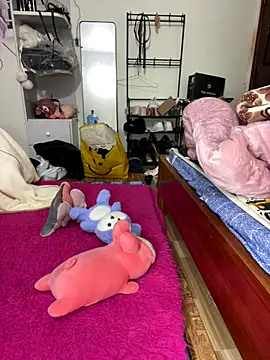 Snapshot of Hong8999 chatting on 12-15-25, 04:06 Hong8999 online show from 12-15-25, 04:06