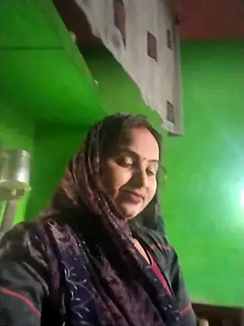 Snapshot of Pooja_hote chatting on 11-25-25, 03:17 Pooja hote online show from 11-25-25, 03:17