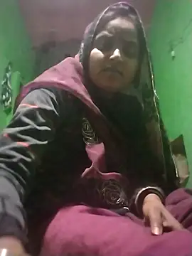 Snapshot of Pooja_hote chatting on 11-30-25, 05:28 Pooja hote online show from 11-30-25, 05:28