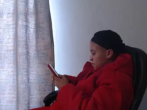 Yellowkitten95 online show from 12-14-25, 10:31