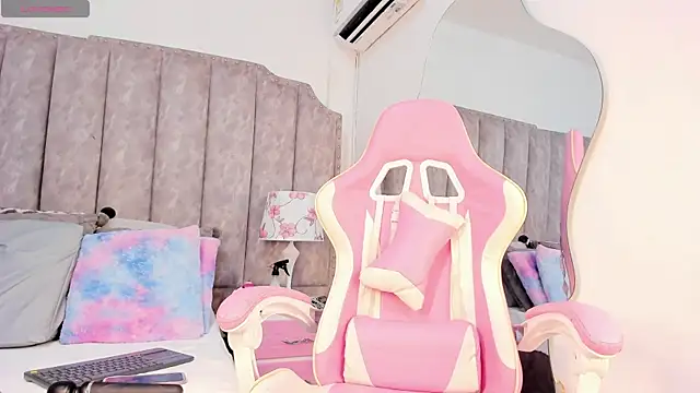 Snapshot of MilanJackson chatting on 01-15-26, 02:21 MilanJackson online show from 01-15-26, 02:21