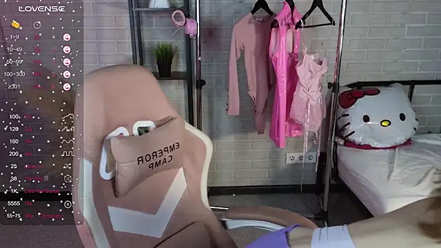 Snapshot of Ginger_Kristin chatting on 03-01-26, 02:02 Ginger Kristin online show from 03-01-26, 02:02