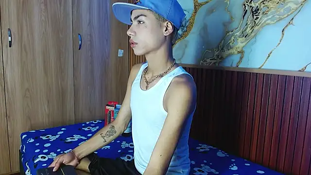 Snapshot of maverickhotson303av chatting on 12-15-25, 11:09 maverickhotson303av online show from 12-15-25, 11:09