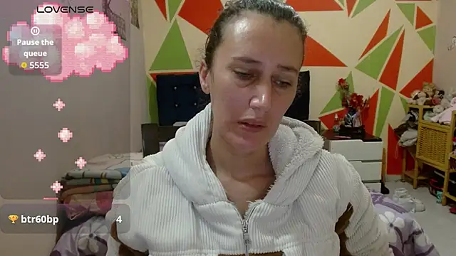 Snapshot of CASSANDRA_BROWN chatting on 12-15-25, 06:01 CASSANDRA BROWN online show from 12-15-25, 06:01