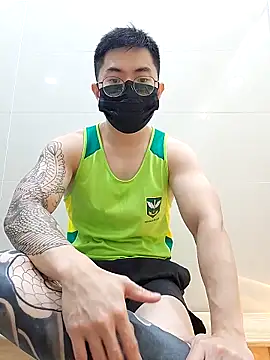 Snapshot of Valerious180 chatting on 12-18-25, 05:19 Valerious180 online show from 12-18-25, 05:19