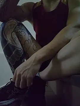 Snapshot of Valerious180 chatting on 02-13-26, 05:20 Valerious180 online show from 02-13-26, 05:20