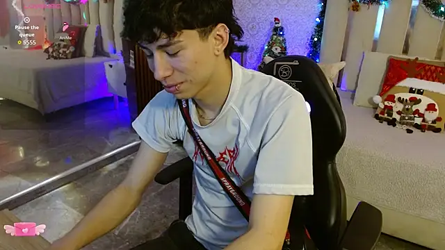 Snapshot of kaelwolf_tay chatting on 11-26-25, 07:26 kaelwolf tay online show from 11-26-25, 07:26