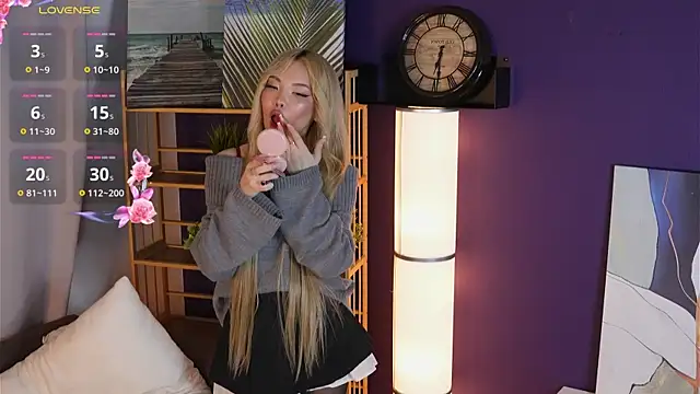 DeliciaKingdom online show from 12-16-25, 03:44