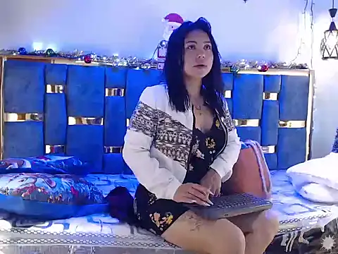 Snapshot of SHIZUKA_WET chatting on 12-05-25, 08:49 SHIZUKA WET online show from 12-05-25, 08:49