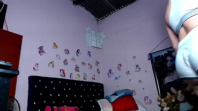 ShantalTsFox online show from 04-09-26, 06:19