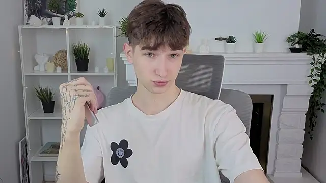 Maxwellchiik online show from 11-26-25, 12:39