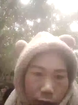 Snapshot of meganmeo chatting on 12-05-25, 12:19 meganmeo online show from 12-05-25, 12:19