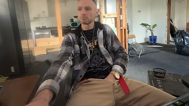 Snapshot of famous1tad chatting on 12-22-25, 08:39 famous1tad online show from 12-22-25, 08:39