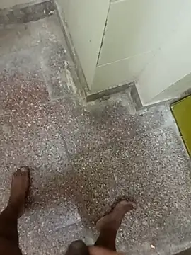 Snapshot of ray_buny chatting on 12-15-25, 09:13 ray buny online show from 12-15-25, 09:13