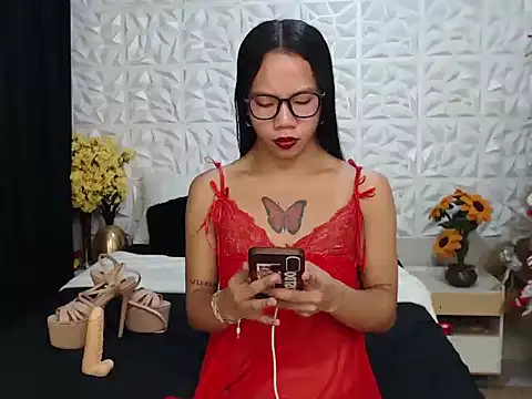 Snapshot of TransGoddessSofia chatting on 12-15-25, 09:46 TransGoddessSofia online show from 12-15-25, 09:46