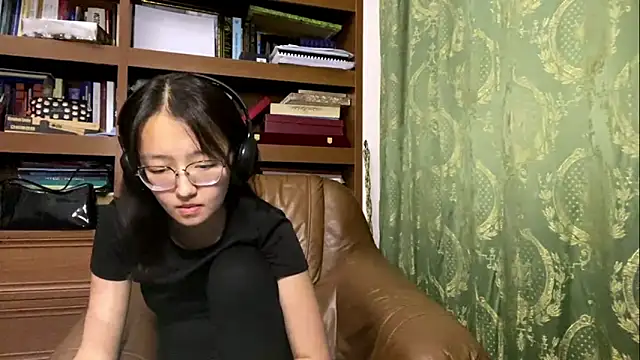 LinaClous online show from 01-05-26, 05:27