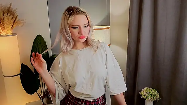 Snapshot of DorthaDunt chatting on 11-30-25, 11:31 DorthaDunt online show from 11-30-25, 11:31