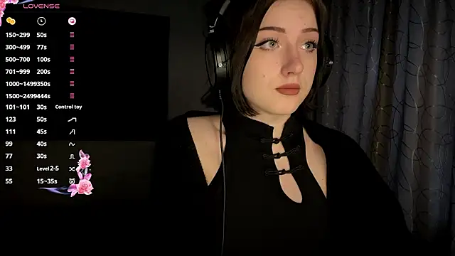 Snapshot of Meowluly chatting on 03-16-26, 10:03 Meowluly online show from 03-16-26, 10:03