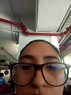 Snapshot of Bizcochitoc4 chatting on 12-22-25, 04:37 Bizcochitoc4 online show from 12-22-25, 04:37