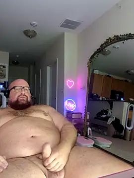 Snapshot of BigBearforCuddles chatting on 04-21-26, 11:40 BigBearforCuddles online show from 04-21-26, 11:40