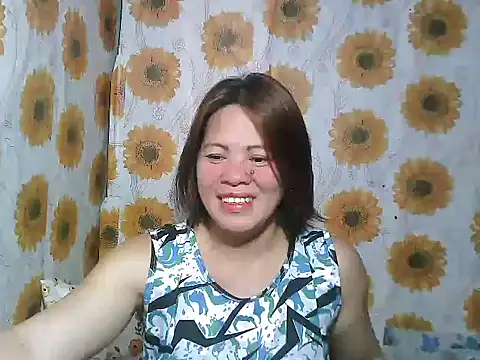 Snapshot of Smilinglovely chatting on 03-03-26, 06:52 Smilinglovely online show from 03-03-26, 06:52