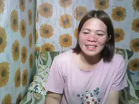 Snapshot of Smilinglovely chatting on 03-26-26, 10:43 Smilinglovely online show from 03-26-26, 10:43