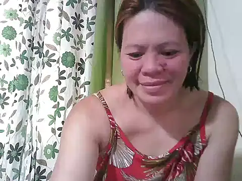 Snapshot of Smilinglovely chatting on 06-22-26, 05:04 Smilinglovely online show from 06-22-26, 05:04