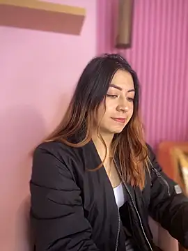 Snapshot of MaddieHunter chatting on 12-22-25, 01:08 MaddieHunter online show from 12-22-25, 01:08